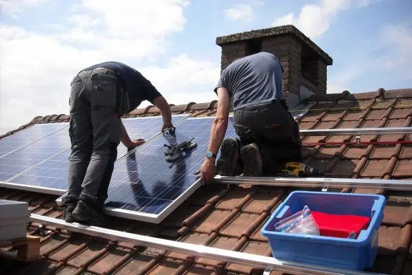 Installation panneaux solaires : comment le faire étape par étape ?