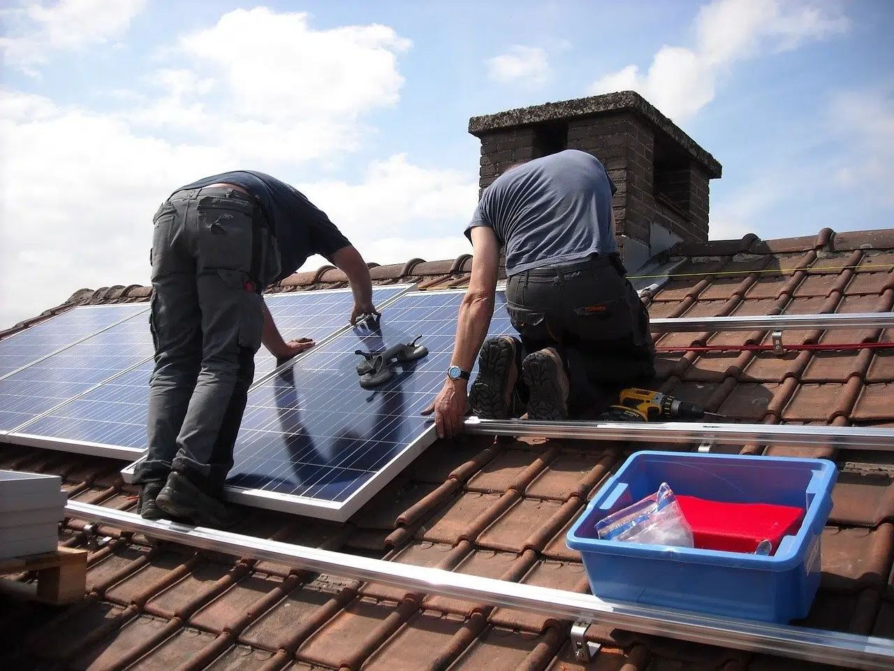 Installation panneaux solaires : comment le faire étape par étape ?