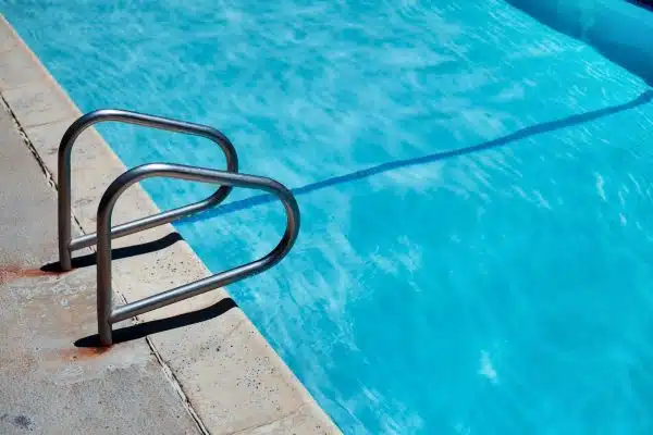 Piscine coque : comment choisir votre pisciniste en Alsace ?