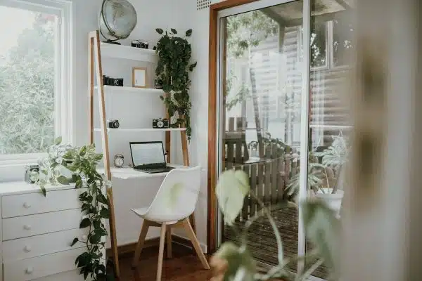 Comment choisir son papier peint scandinave pour un intérieur moderne