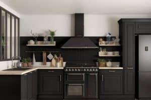 Quelle crédence avec une cuisine noire ?