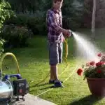 Comment choisir efficacement votre pompe à eau électrique pour vos besoins domestiques