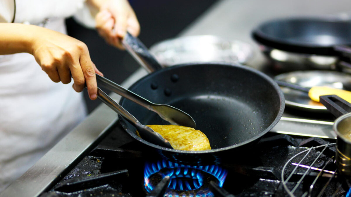 Cuisiner au gaz : avantages, sécurité et choix de la bouteille